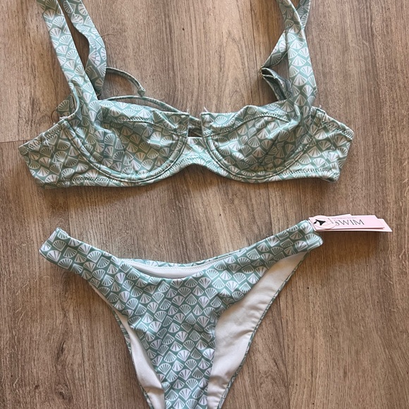 Victoria’s Secret matching swimsuit - Picture 6 of 8